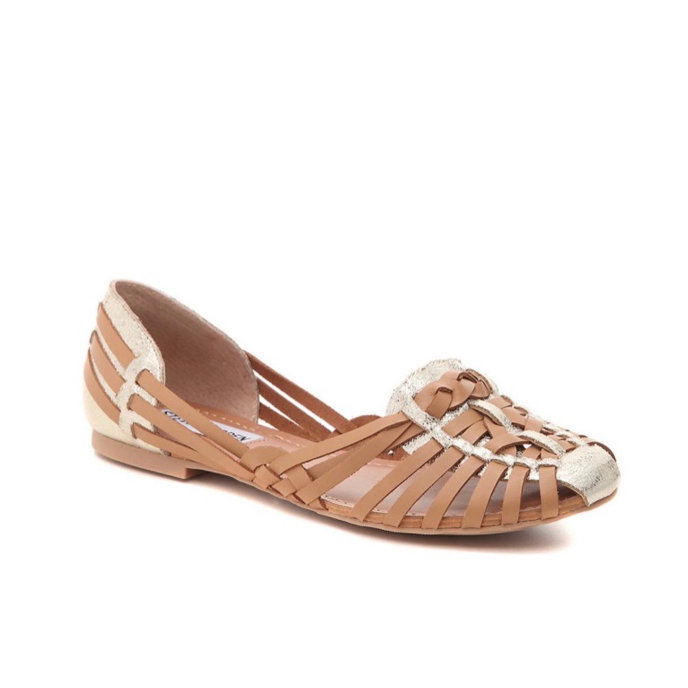Tilsa flat by Steve Madden huarache style